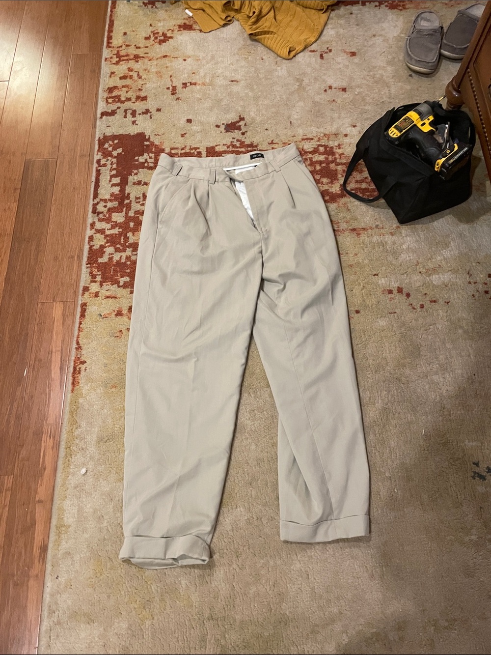 Men's Beige Pleated Dress Pants - Unbranded